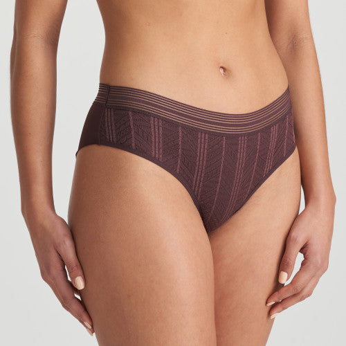 Marie Jo L'aventure aubergine hotpants showcasing playful design with modern lace and tulle.