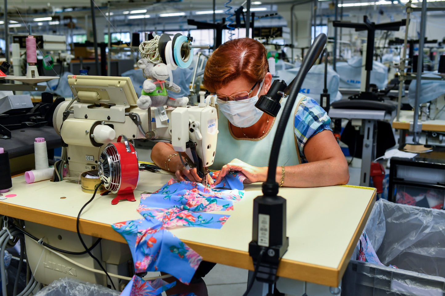 Facemasks 5 assorted in various colours