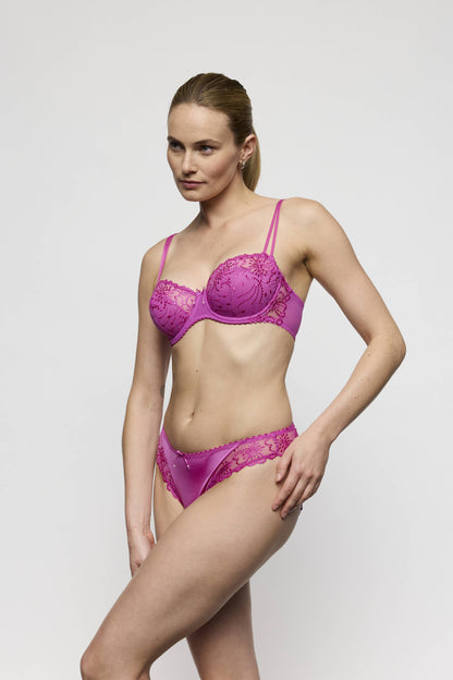 Salesbook image with head