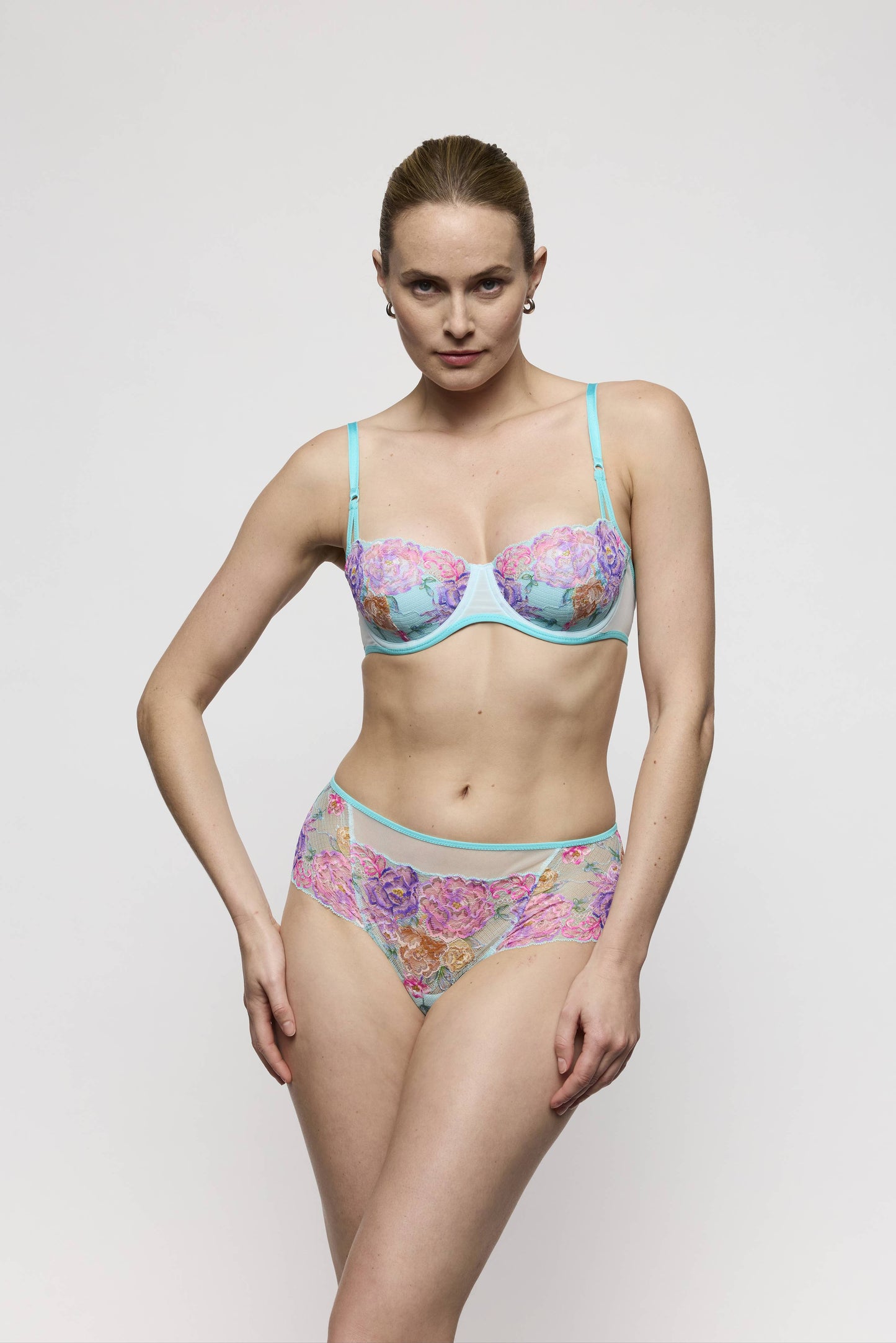 Salesbook image with head