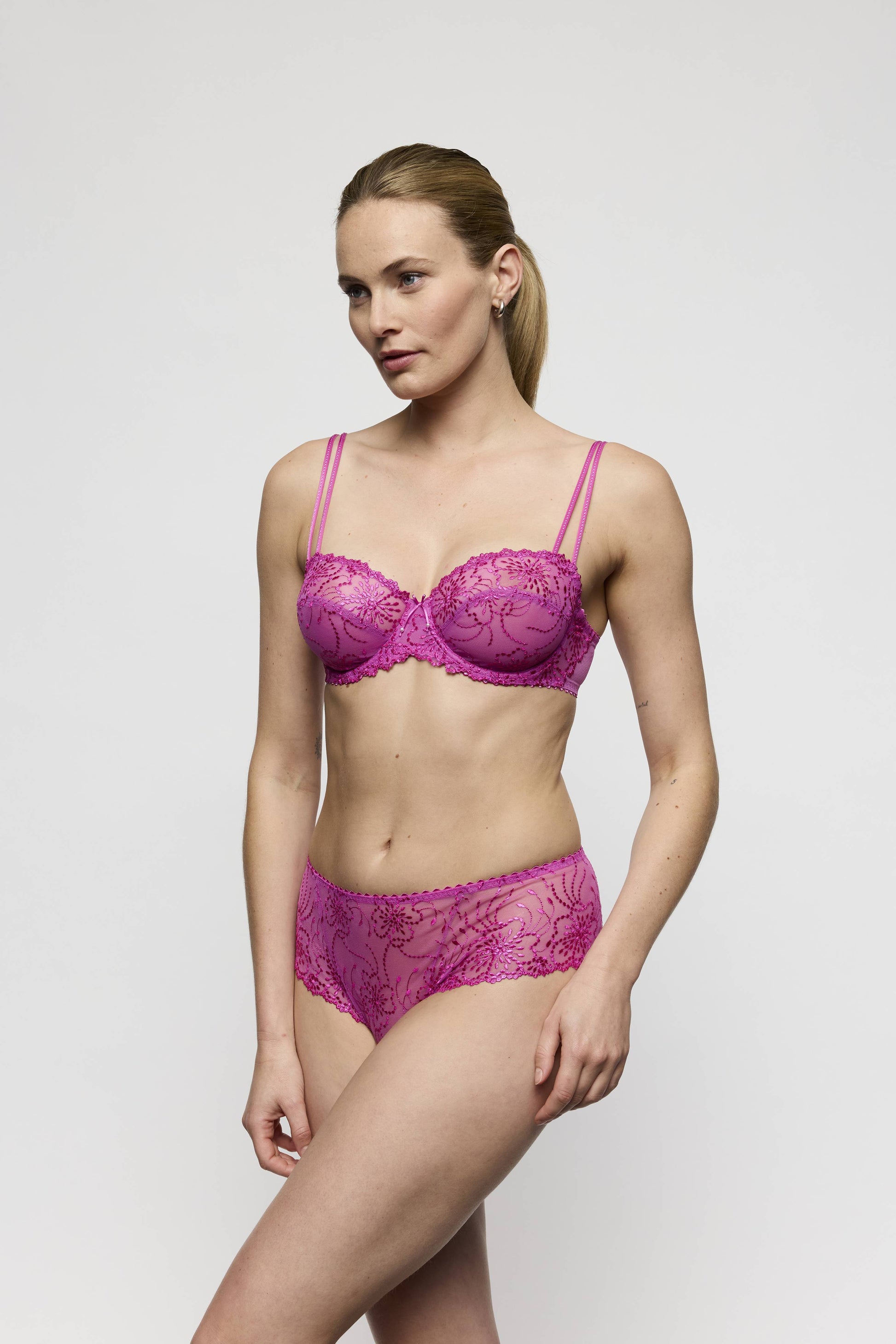 Salesbook image with head