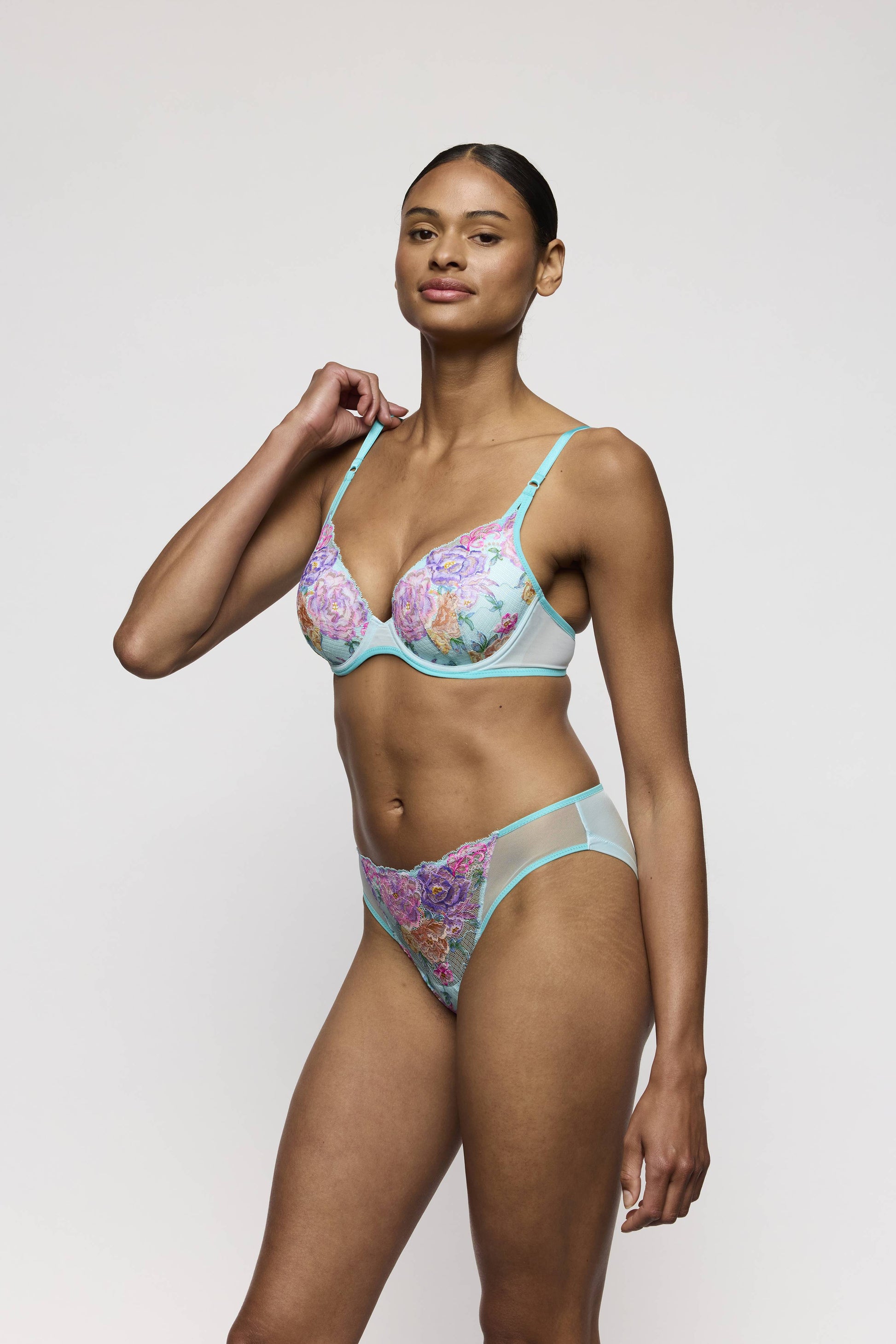 Salesbook image with head