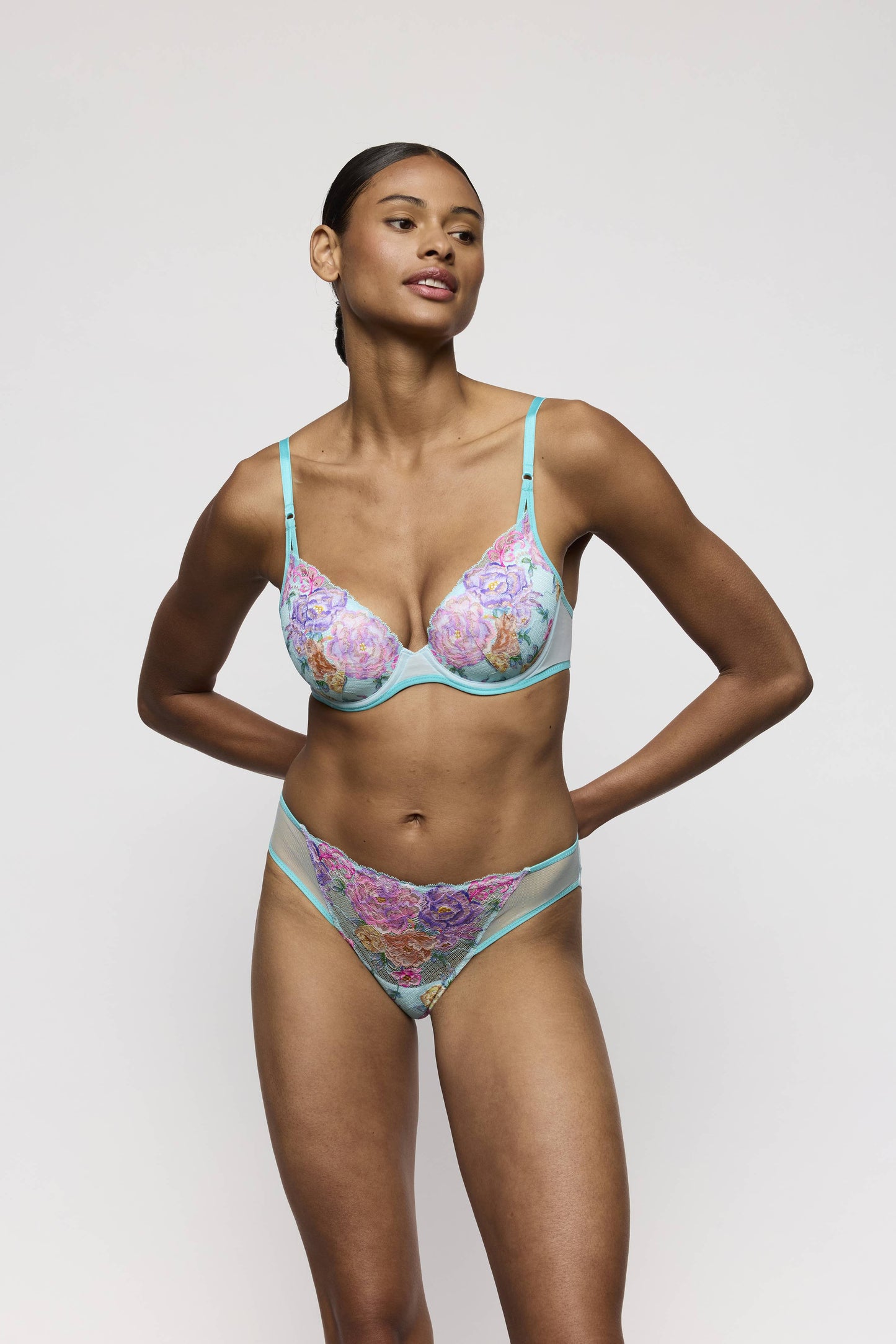 Salesbook image with head