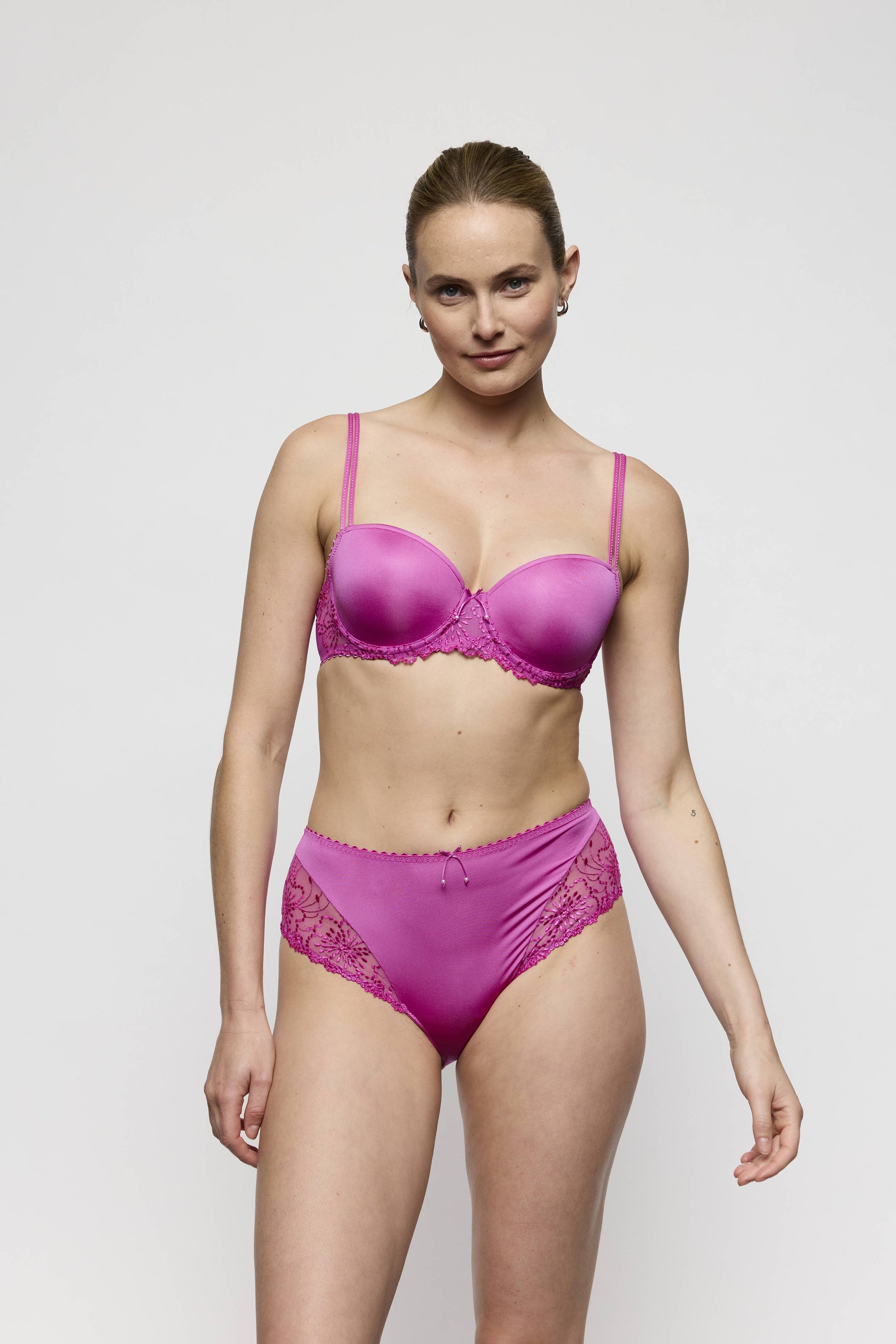 Salesbook image with head