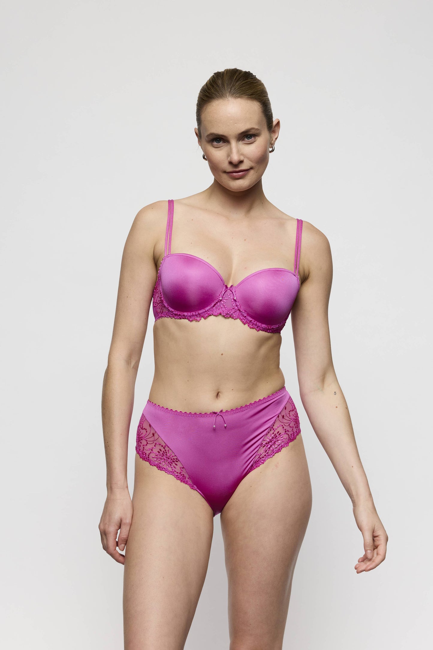 Salesbook image with head