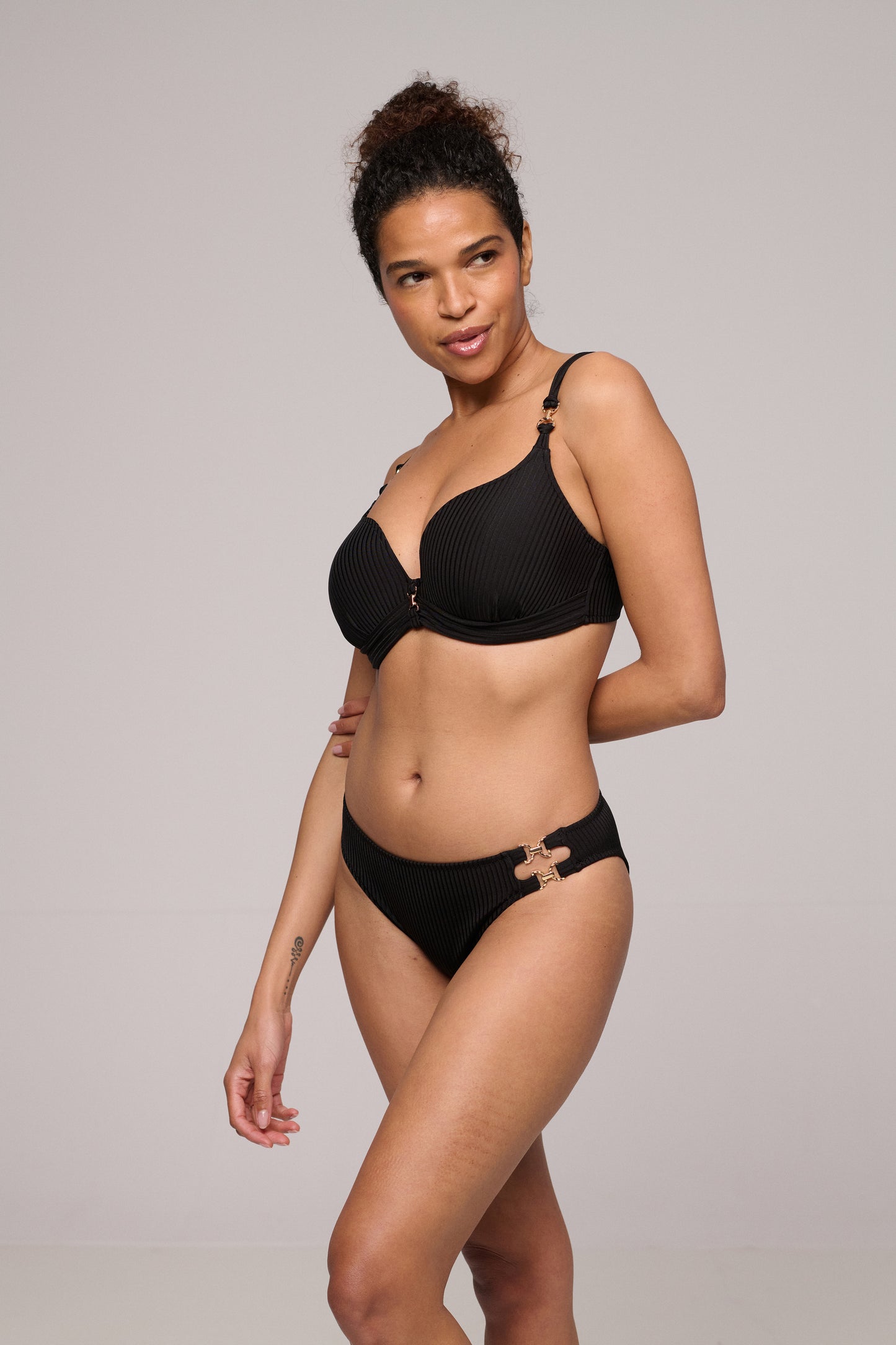 EMLY black padded bikini top heartshape