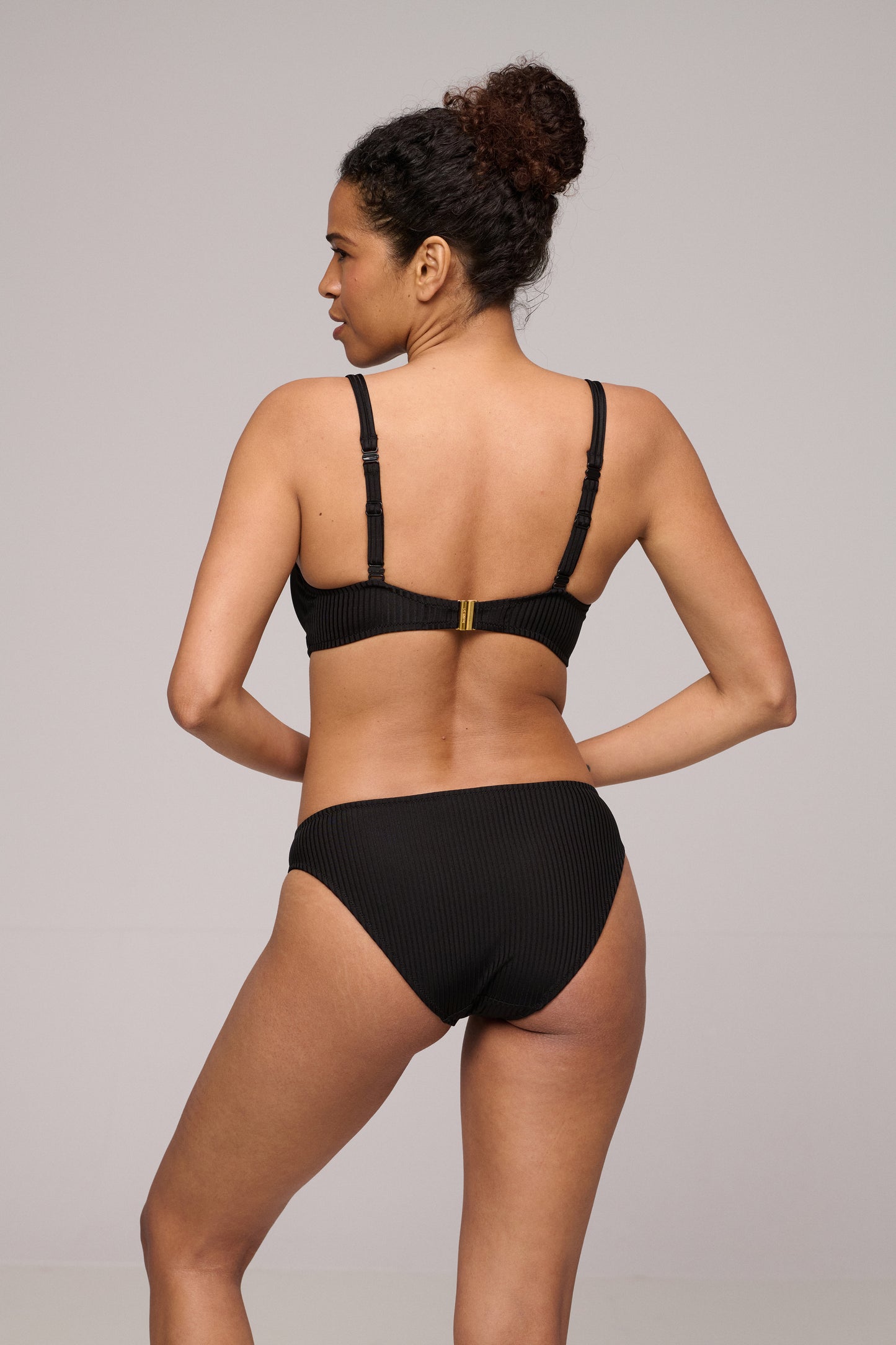 EMLY black padded bikini top heartshape