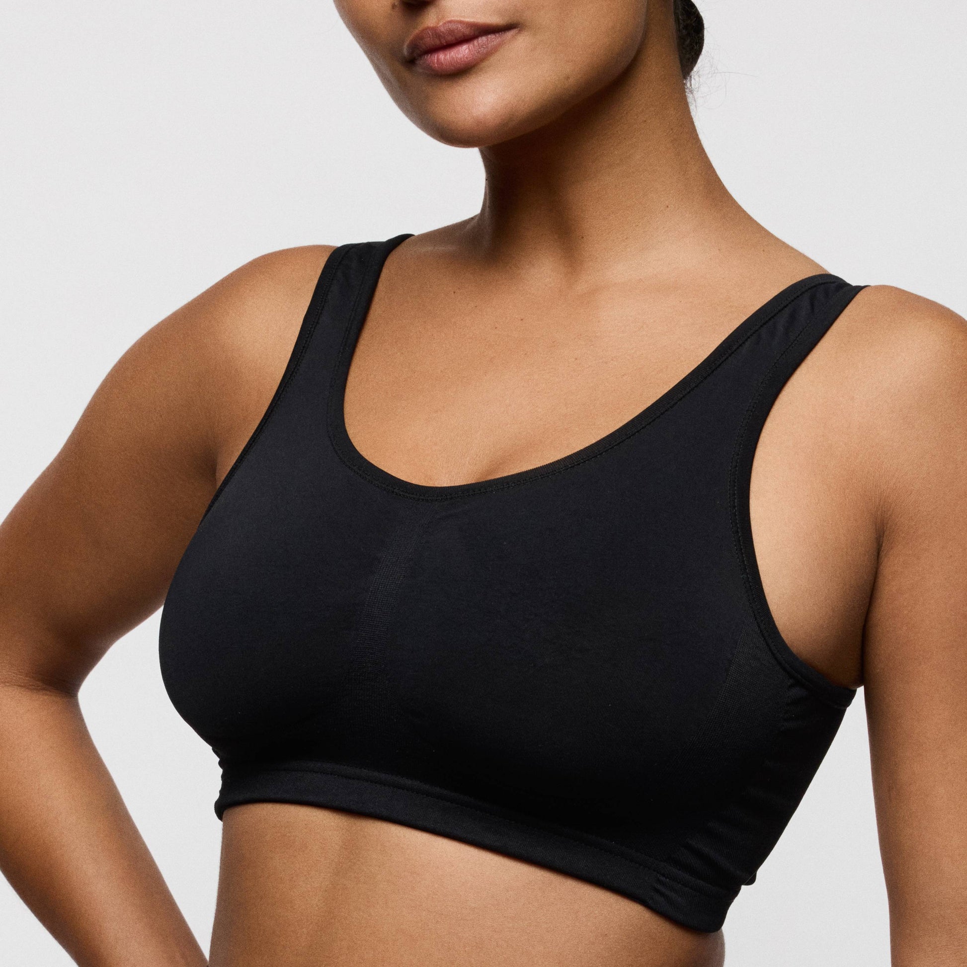 Primadonna NUDDA bralette in black, stylish and versatile wireless design for comfort and shaping.