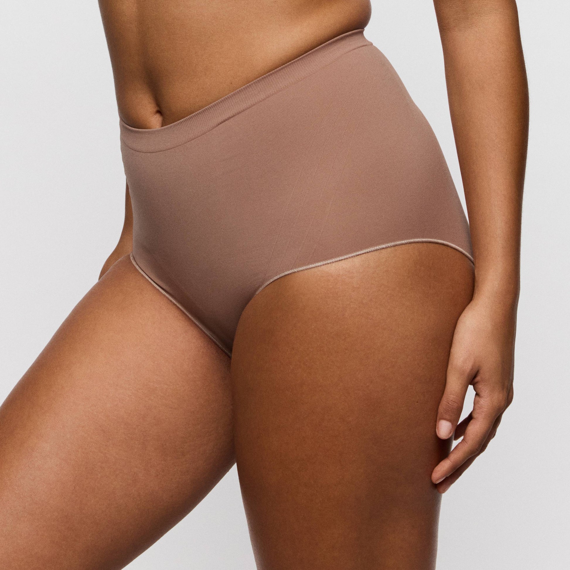 Ginger tummy-control shapewear briefs - Primadonna Nudda in a smooth design for comfortable tummy control.