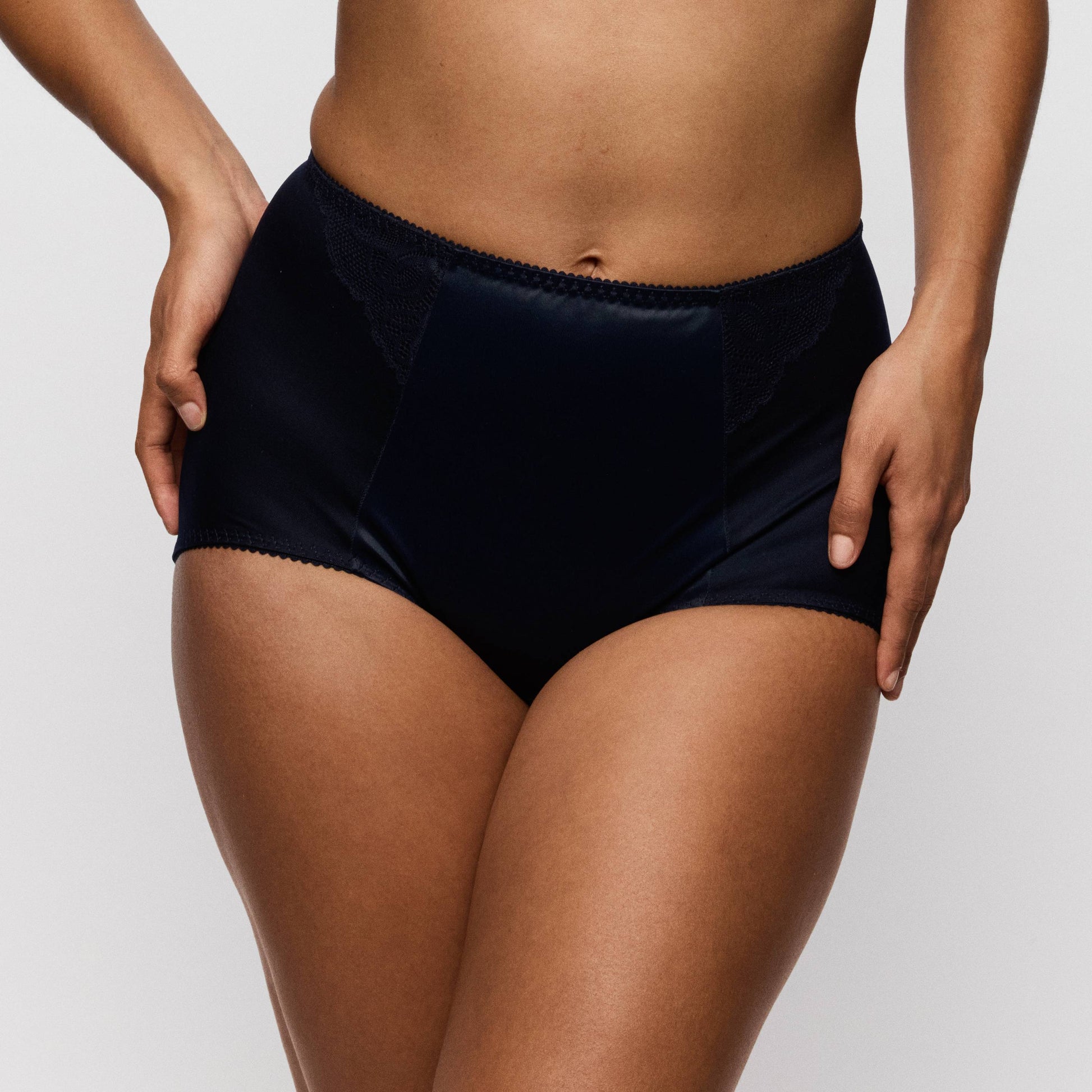 Primadonna SALERNO shapewear briefs in midnight blue, high-waisted and smooth fabric for an elegant look.