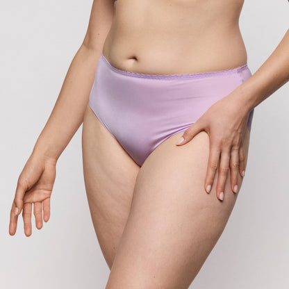 Primadonna IXIA fsmooth full briefs in Wisteria showcased on model, featuring a smooth lilac finish and high-waist design.