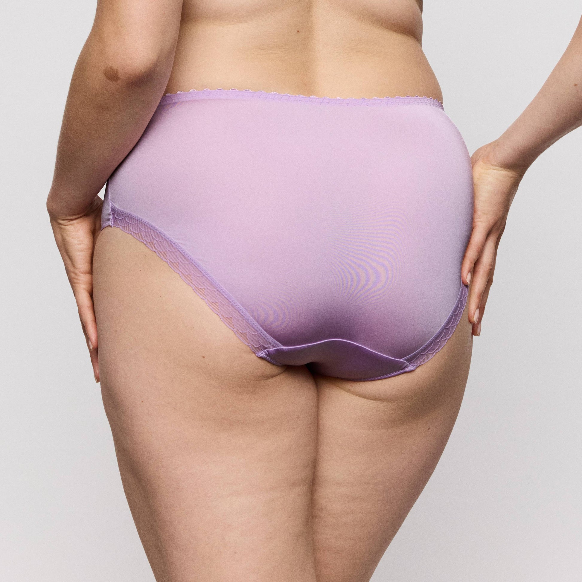 Primadonna IXIA fsmooth full briefs in Wisteria showcasing a high-waist design in a lovely smooth lilac color.