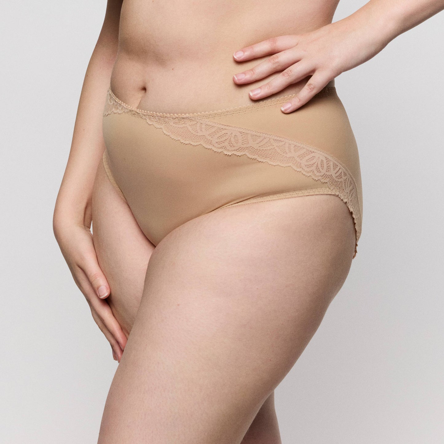 Primadonna SALERNO full briefs in Candy Ginger, featuring a high-waist design and lace trim for a flattering retro silhouette.
