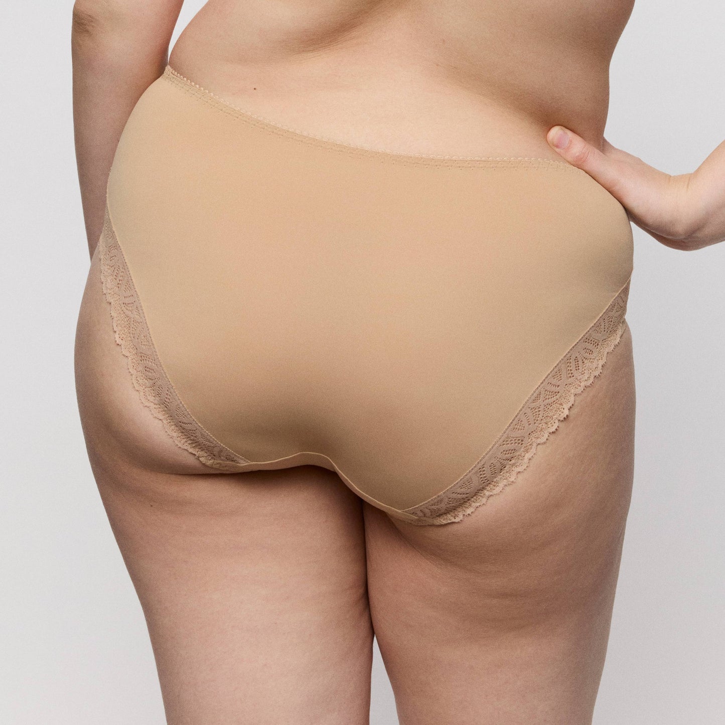 Primadonna SALERNO full briefs in Candy Ginger featuring a high-waist design and lace details for a retro silhouette.